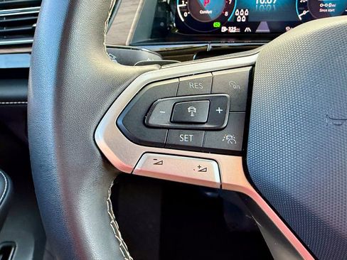 Used 2025 Volkswagen Atlas SE image 23