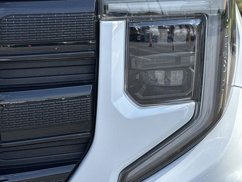 Used 2023 GMC Sierra 1500 Elevation w/ LPO, Elevation Black Package AWD/4WD image 6