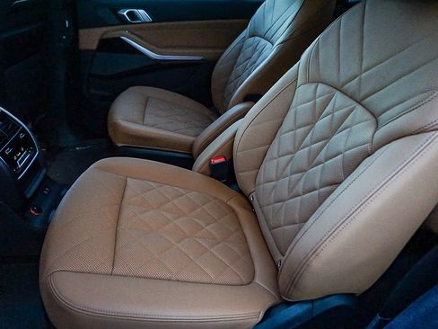 Used 2024 BMW X7 xDrive40i w/ Premium Package image 20