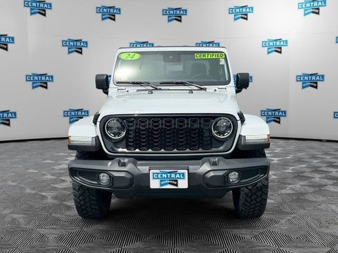 Used 2024 Jeep Gladiator Sport AWD/4WD image 9