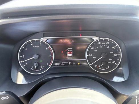 Used 2024 Nissan Rogue SV FWD image 22