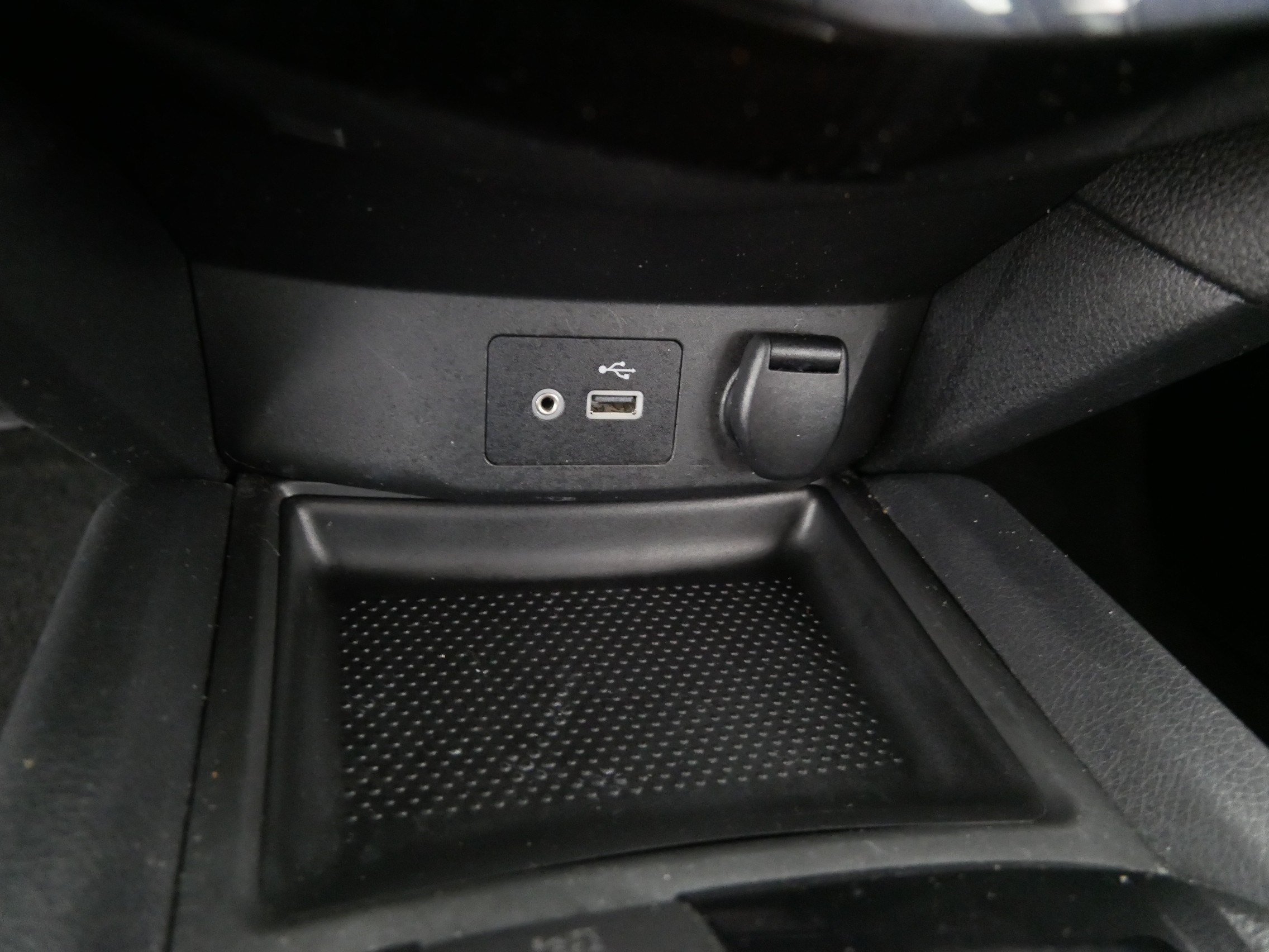 Used 2018 Nissan Rogue S AWD/4WD image 29
