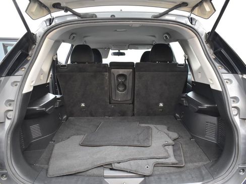 Used 2016 Nissan Rogue S image 26