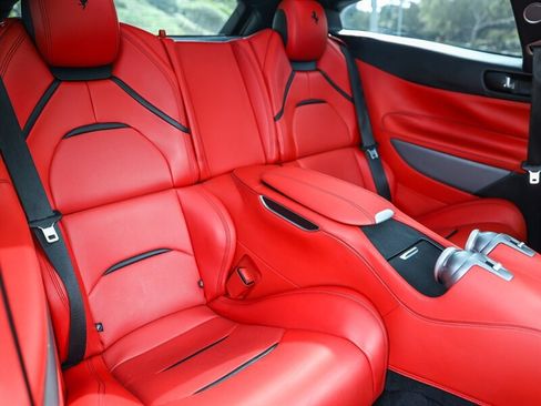 Used 2017 Ferrari GTC4Lusso AWD/4WD image 17