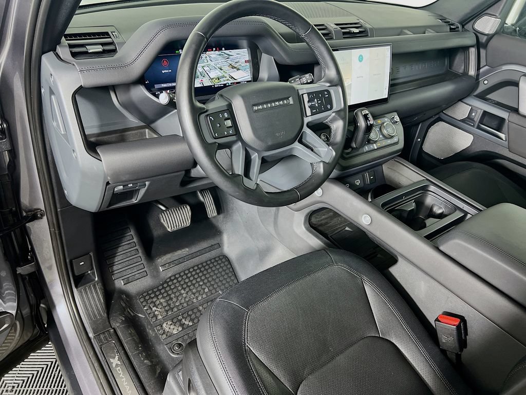 Used 2024 Land Rover Defender 130 X-Dynamic SE AWD/4WD image 9