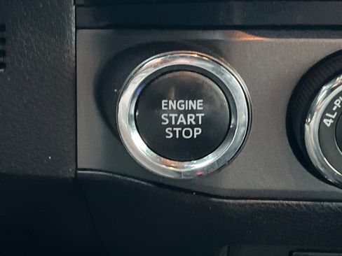 Used 2021 Toyota Tacoma TRD Off-Road image 23