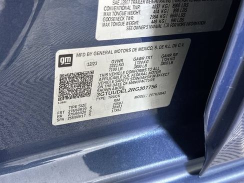 Used 2024 GMC Sierra 1500 SLT w/ SLT Premium Plus Package AWD/4WD image 35