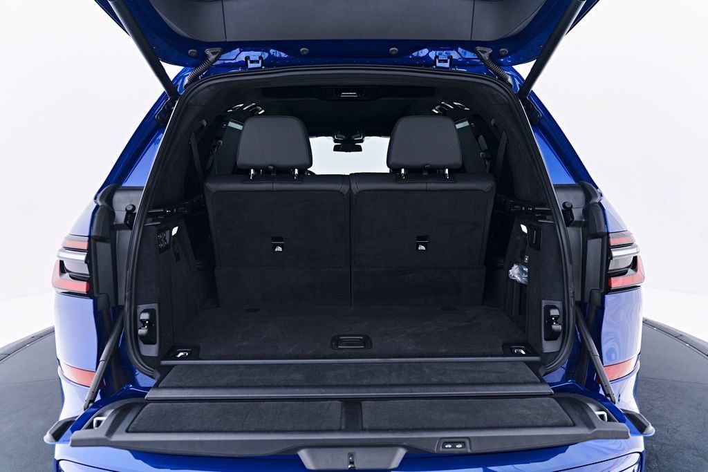 Used 2025 BMW ALPINA XB7 AWD/4WD image 26