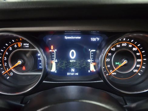 Used 2018 Jeep Wrangler Unlimited Sahara image 31