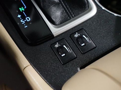 Used 2018 Toyota Highlander XLE image 22