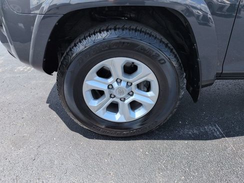 Certified 2024 Toyota 4Runner SR5 Premium w/ Moonroof Package AWD/4WD image 27