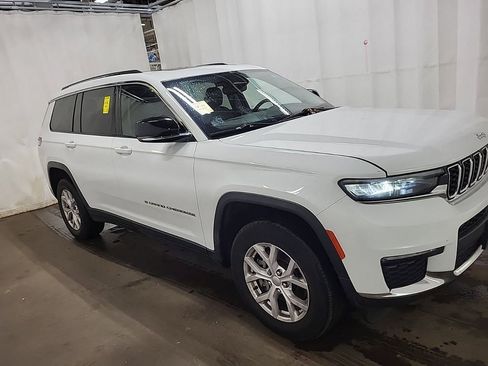 Used 2022 Jeep Grand Cherokee L Limited image 3