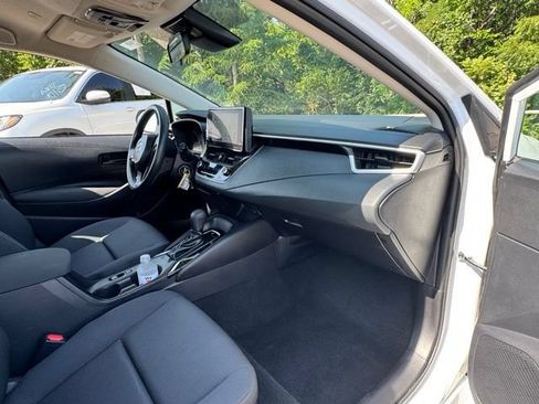 Used 2025 Toyota Corolla LE FWD image 17