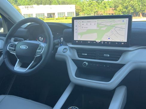 New 2026 Ford Explorer Active w/ Active Comfort Package RWD image 3