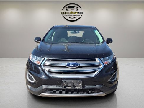 Used 2018 Ford Edge Titanium image 2