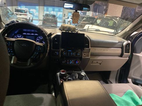 Used 2019 Ford F350 XLT w/ XLT Premium Package AWD/4WD image 8