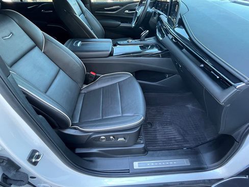 Used 2023 Cadillac Escalade Sport w/ LPO, ONYX Package image 31