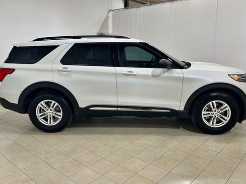 Used 2020 Ford Explorer XLT w/ Equipment Group 202A AWD/4WD image 6