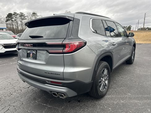 Used 2025 GMC Acadia Elevation image 8