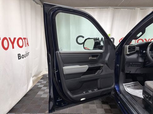 Used 2025 Toyota Tundra Limited AWD/4WD image 19