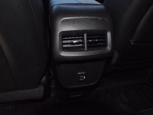 Used 2022 GMC Terrain SLT w/ Infotainment Package II image 18