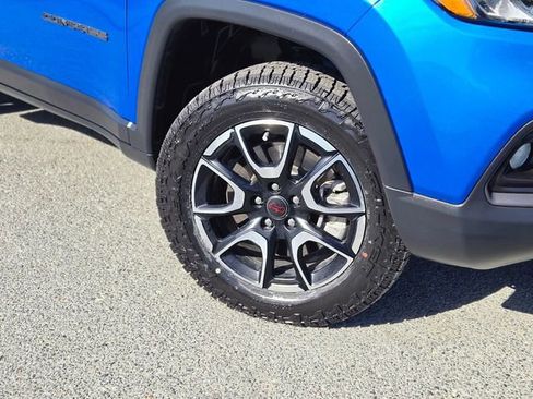 Used 2025 Jeep Compass Trailhawk AWD/4WD image 5