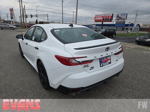 New 2026 Toyota Camry Hybrid w/ Multimedia Upgrade Package image 29