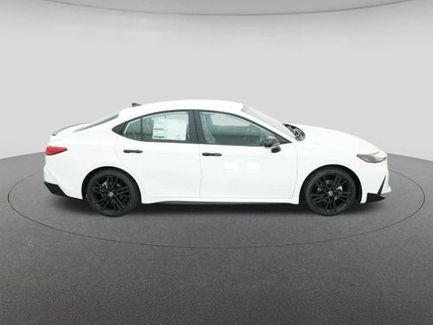 New 2026 Toyota Camry Hybrid image 11