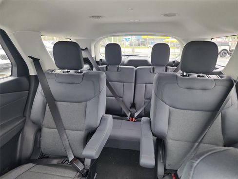 New 2026 Ford Explorer Active RWD image 14