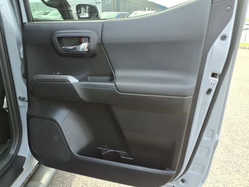 Used 2020 Toyota Tacoma TRD Off-Road w/ TRD Premium Off Road Package image 17