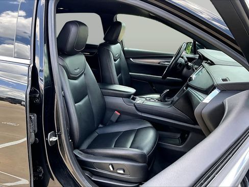 Used 2022 Cadillac XT5 Luxury FWD image 9