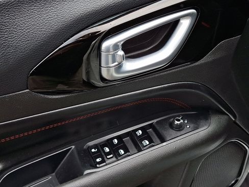 Certified 2024 Jeep Compass Trailhawk AWD/4WD image 12