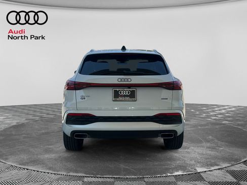 Used 2025 Audi Q5 Premium w/ Convenience Package AWD/4WD image 4