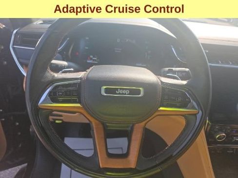 Used 2023 Jeep Grand Cherokee Summit AWD/4WD image 11