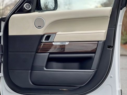 Used 2016 Land Rover Range Rover HSE image 23