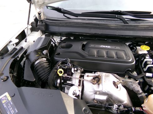 Used 2020 Jeep Cherokee Limited image 31