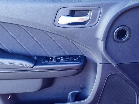 Used 2019 Dodge Charger R/T w/ Blacktop Package image 10