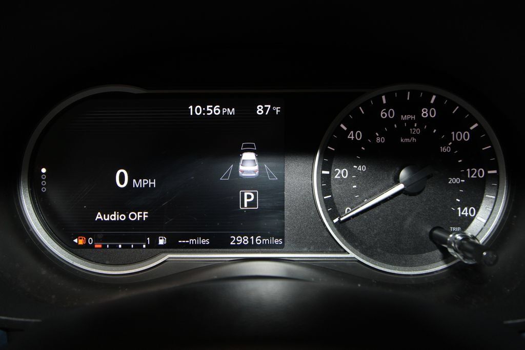 Used 2025 Nissan Versa SV FWD image 9