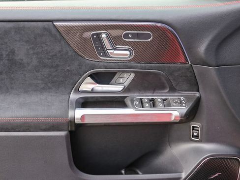Used 2025 Mercedes-Benz GLB 35 AMG 4MATIC image 26