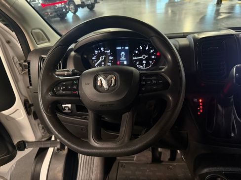 Used 2025 RAM ProMaster 2500 w/ Convenience Group FWD image 14