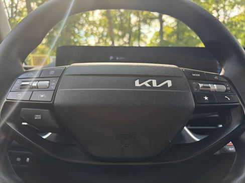 Used 2025 Kia K4 FWD image 27