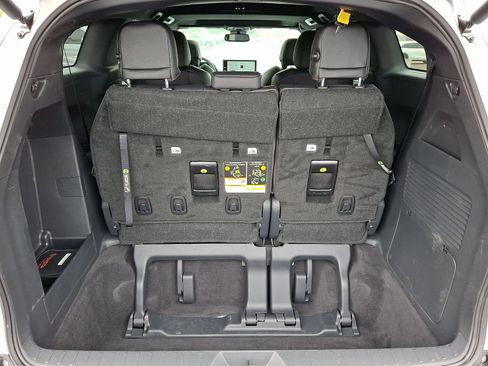 Used 2025 Toyota Sienna XSE FWD image 30
