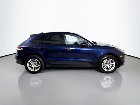 Certified 2021 Porsche Macan image 8