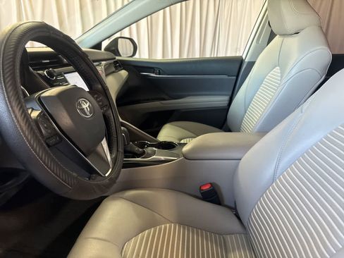 Used 2019 Toyota Camry SE FWD image 17