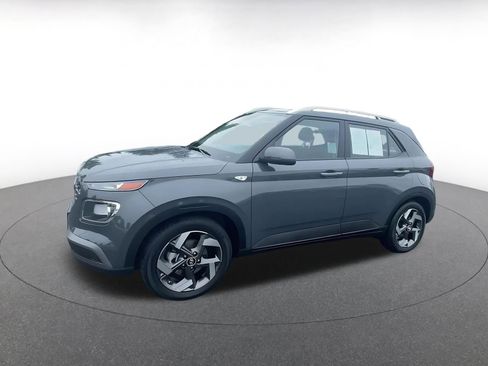 Used 2025 Hyundai Venue SEL image 8