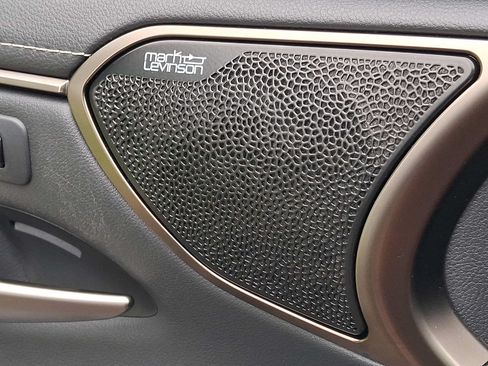 Used 2019 Lexus ES 350 Ultra Luxury w/ Accessory Package 2 FWD image 24