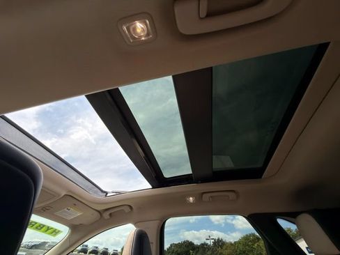 Used 2020 Ford Escape Titanium FWD image 15