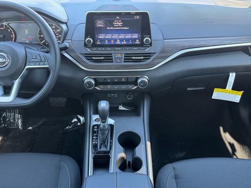 New 2025 Nissan Altima 2.5 SV image 15