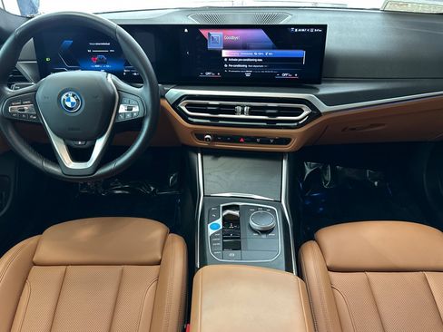 Used 2023 BMW i4 eDrive35 w/ Premium Package RWD image 15