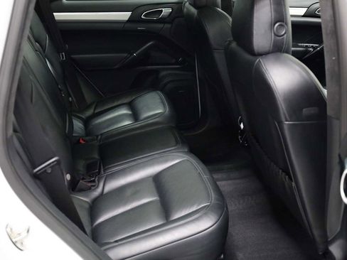 Used 2018 Porsche Cayenne GTS image 37